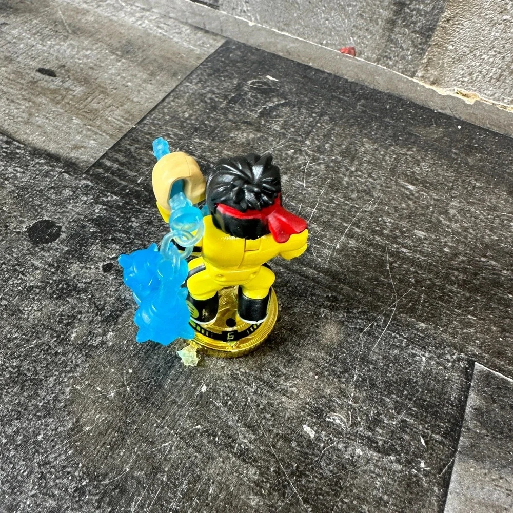 Legends Of Akedo Turbo Chux Lee Mini Battling Action Figure